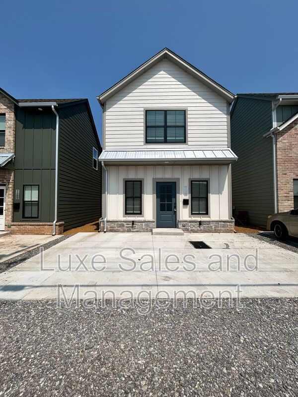 Edmond House: 604 W. 2nd Street Suite 110