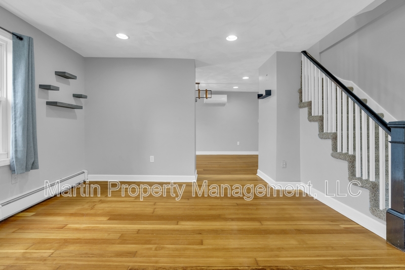 Reading House: 102 Orange Street