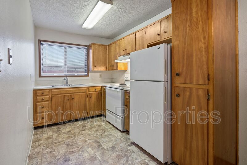 Portland House: 8029 NE Flanders St