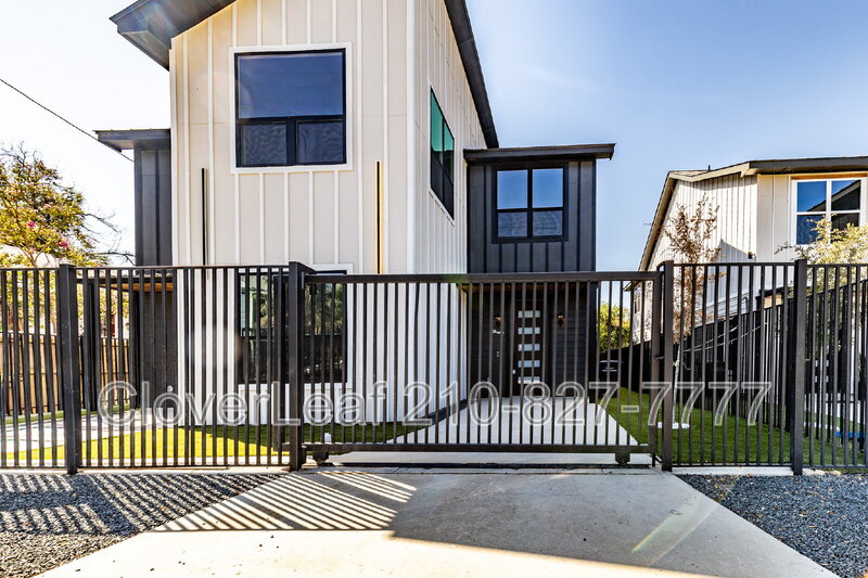 San Antonio Condo: 414 Montana St