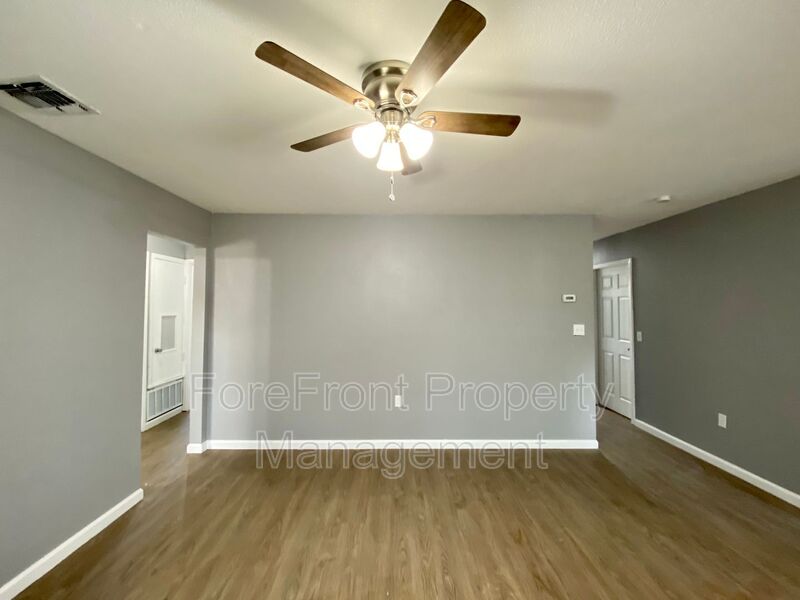 4327 Avenida Prima St San Antonio TX 78233-6824 - Photo 3