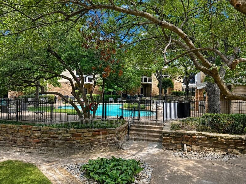 Dallas Condo: 14277 Preston Road