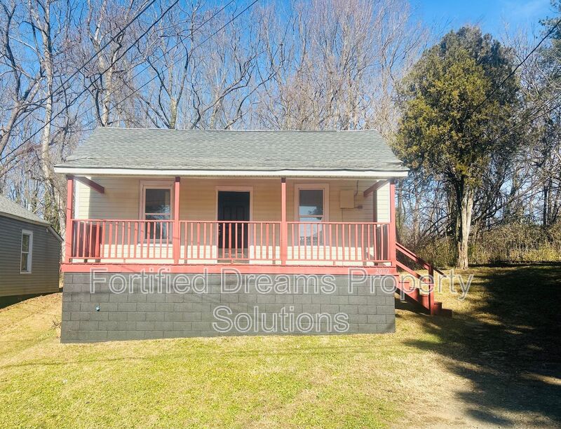 Winston-Salem House: 2009 Row Street