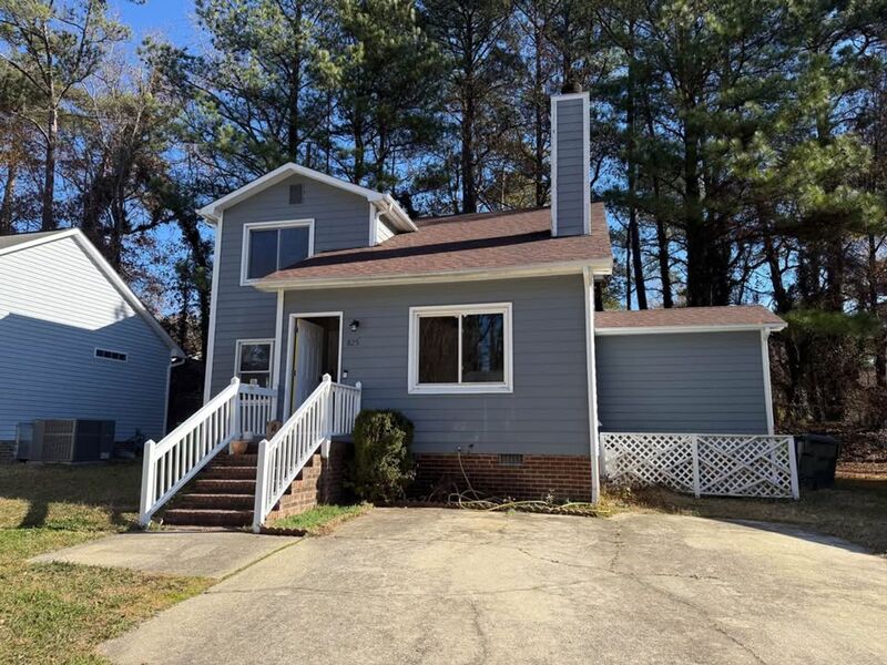 Raleigh House: 825 Rawls Drive