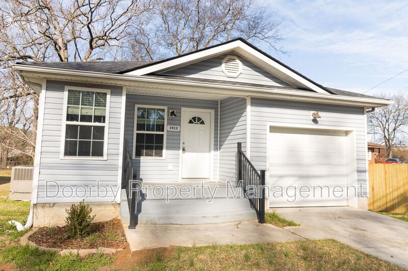 Chattanooga House: 1913 Tuskegee Blvd