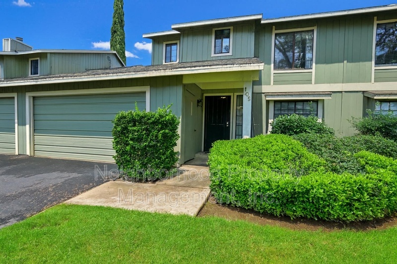 Fresno Condo: 4718 East Alamos Avenue # 105