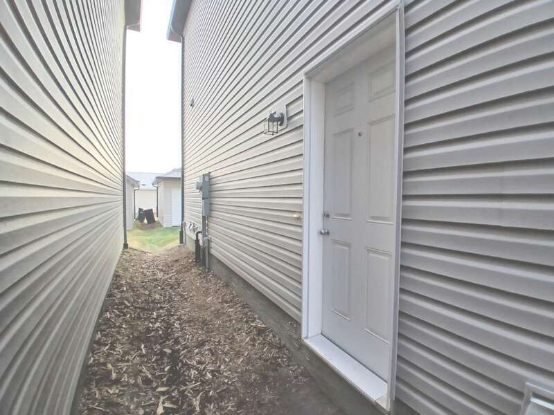 Edmonton Condo: 20955 20 AVE NW