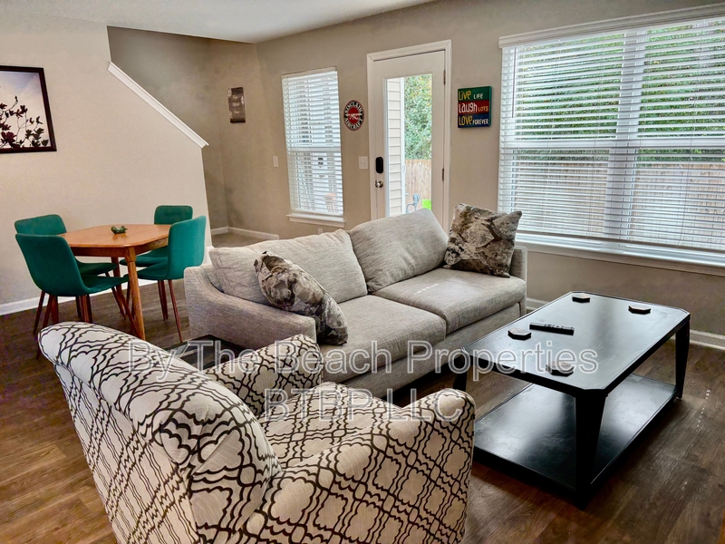 Summerville House: 194 Spencer Circle - Unit B