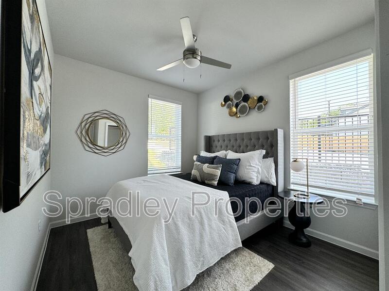 Belton Condo: 710 Shine St