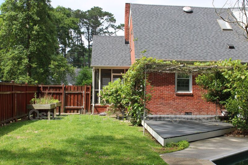 Spacious 4-Bedroom Home with Pool! "ASK ABOUT OUR ZERO-DEPOSIT OPTION" - Photo 13