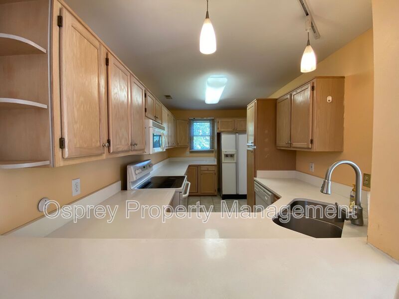 Your Ideal Coastal Retreat in Virginia Beach!