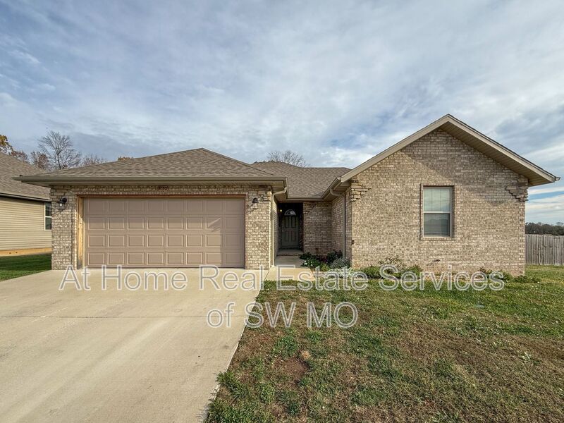 Republic House: 1170 N Culpepper