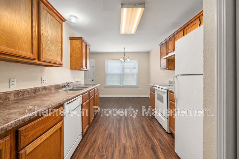 Siloam Springs Townhome: 2910 Dawn Ct