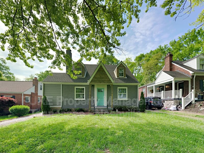 Nashville House: 2325 Riverside Drive