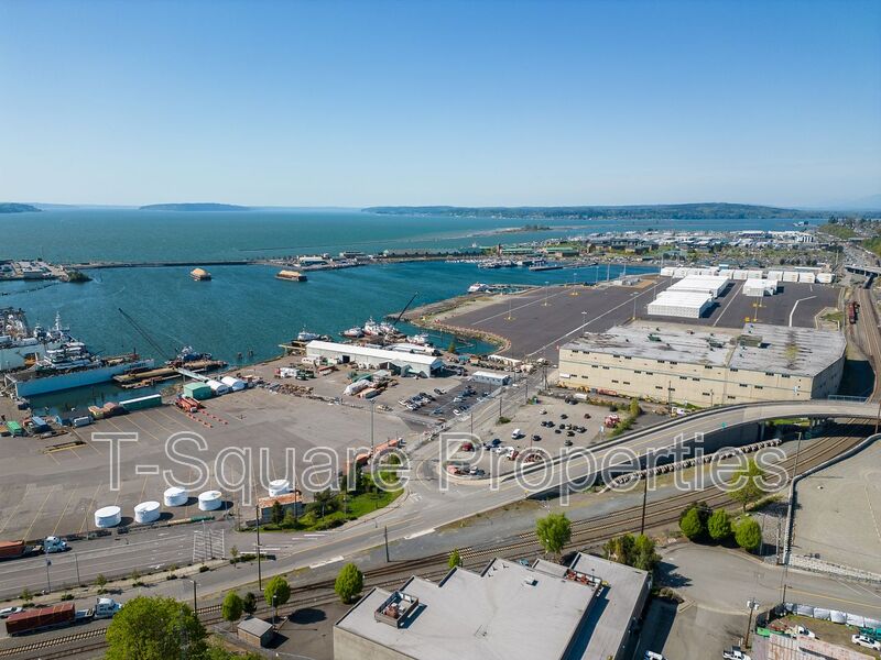 Everett House: 2918 Nassau St