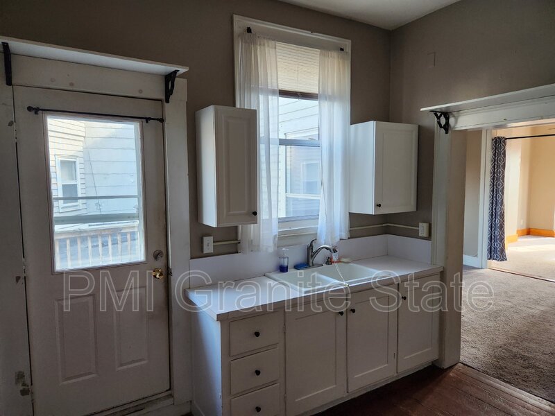 Nashua Condo: 97 W Pearl St