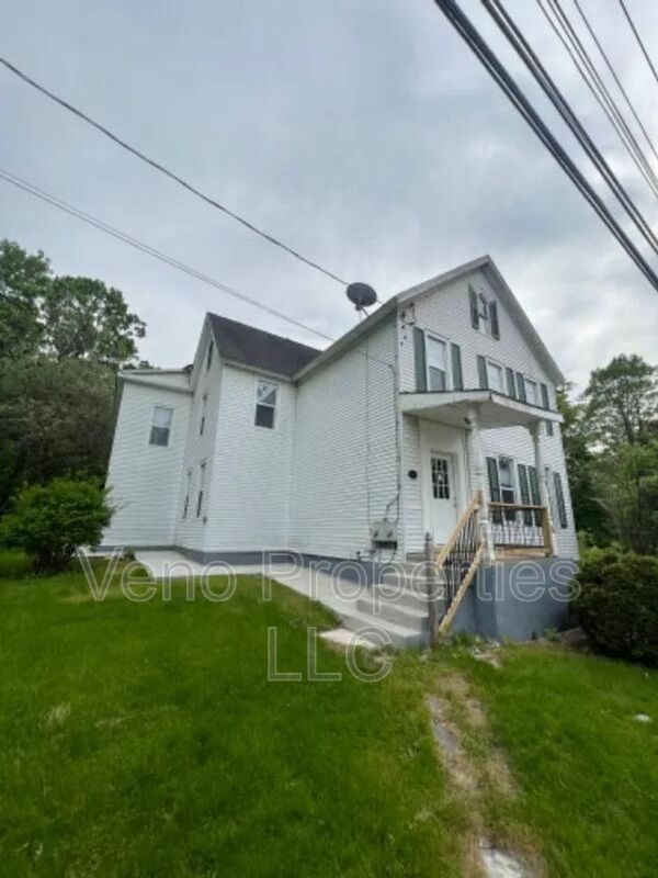 Ballston Spa House: 131 West High Street