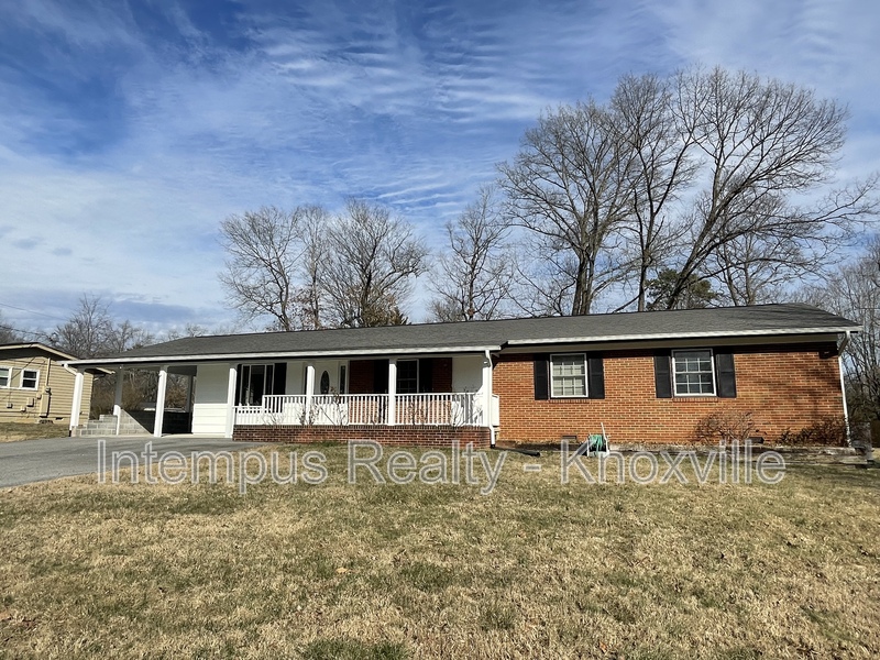 Knoxville House: 724 Waco Rd