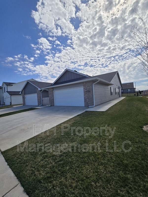 Maize House: 12195 E Fennec