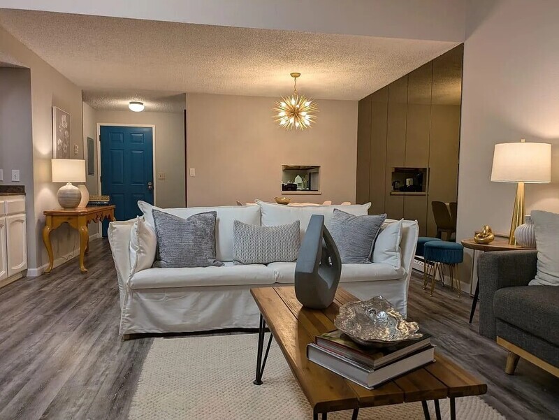 Lake Forest Park Condo: 19115 Ballinger Way NE
