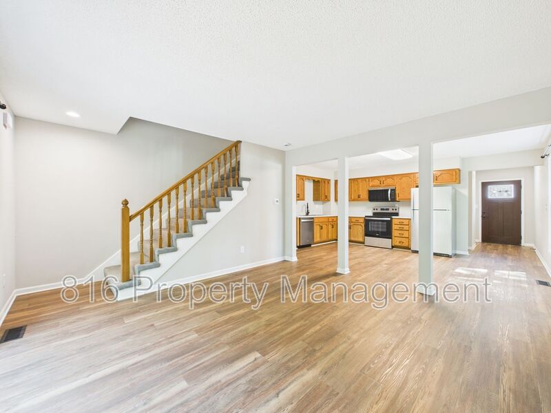 Pleasant Valley House: 6900 Orchard St