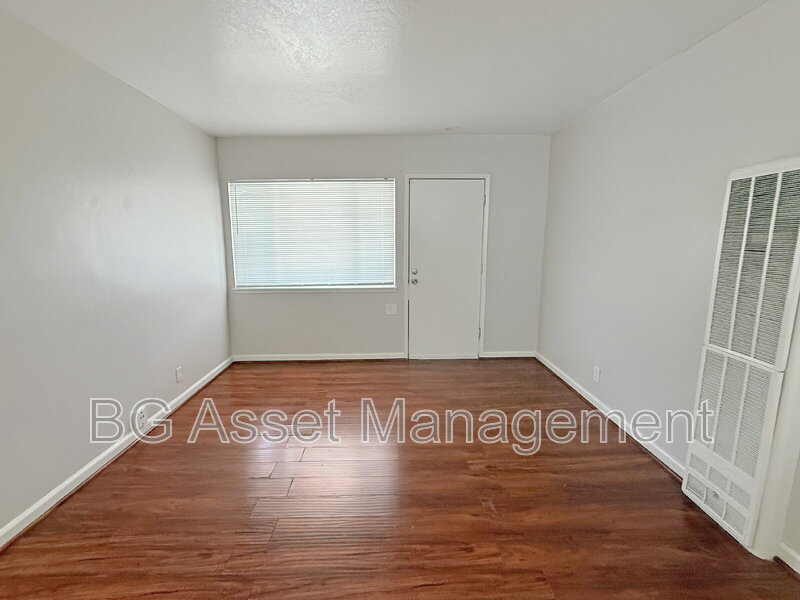 Richmond Condo: 945 S 45th Street