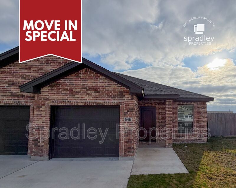 Troy Townhome: 201B Juniper Dr