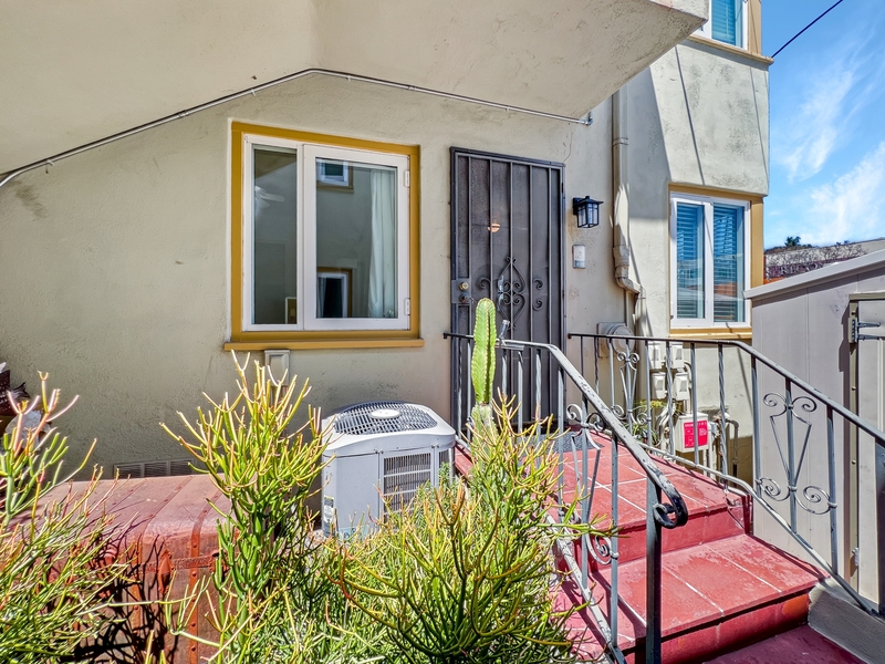 San Diego Condo: 436 Fir Street