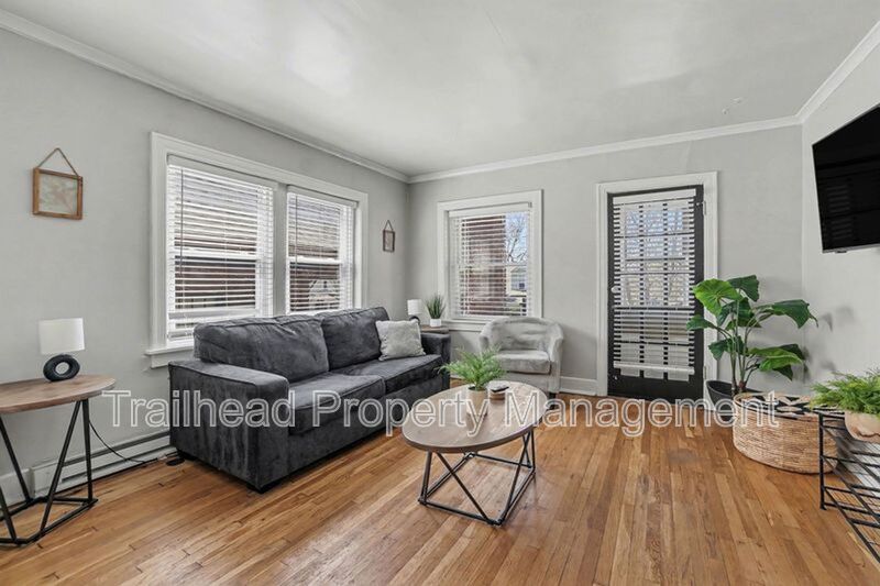 Kansas City House: 4015 Charlotte St