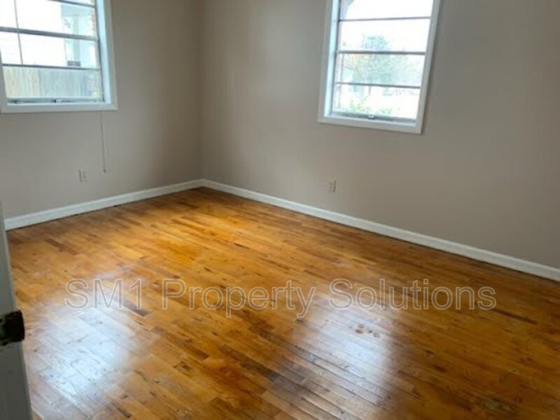 Greensboro House: 804 Martin Luther King Junior Drive