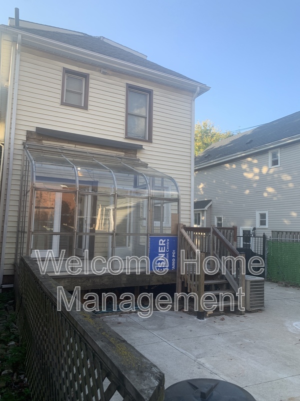 Hamilton Condo: 237 Prospect Street South