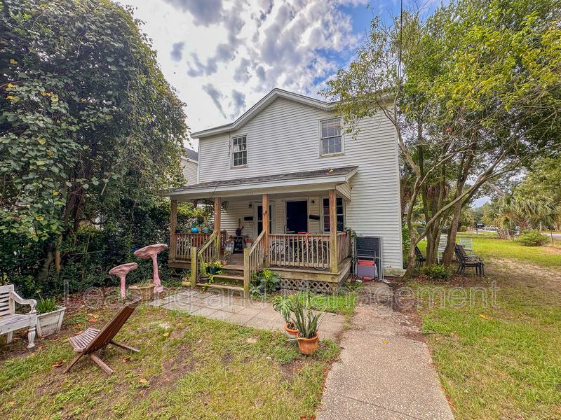 Charleston Condo: 211 W Poplar Street