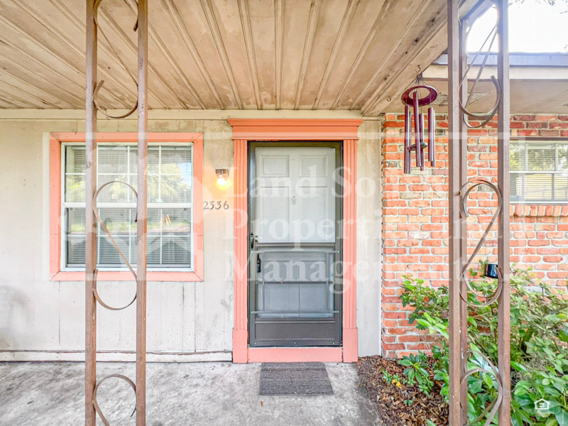 Lakeland House: 2336 Broadway Street