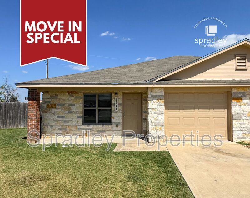 Belton Townhome: 1511 Brady Way