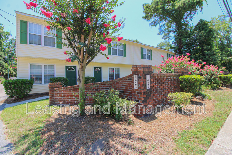 Charleston Townhome: 1423 Ashley River Road