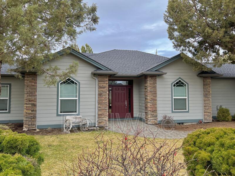 Redmond House: 835 Nutcracker Dr