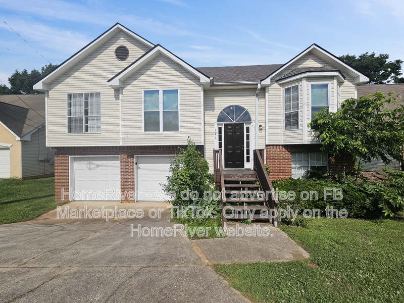 Lithonia House: 1957 Phillips Lake Blf