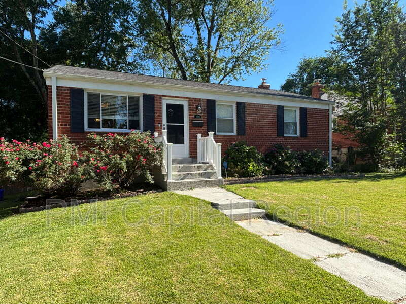 Rockville House: 4706 Red Fox Rd