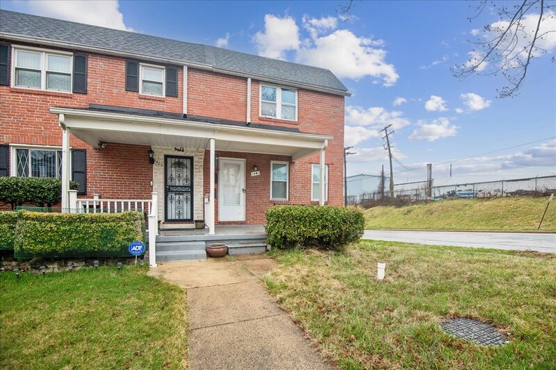 Baltimore Condo: 1401 North Potomac Street - 1