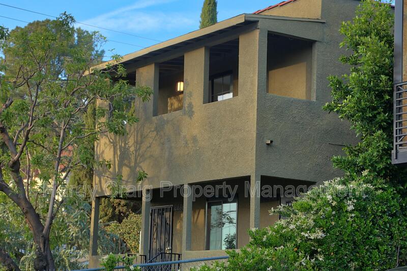 Los Angeles House: 2236 Glendale Boulevard