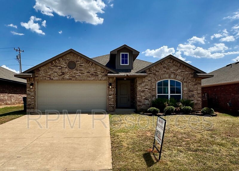 Edmond House: 6716 NW 157th St