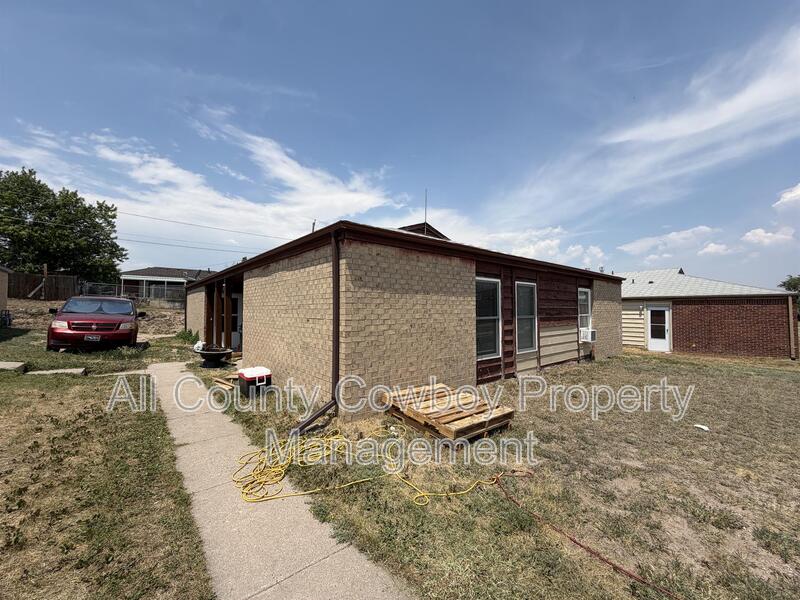Cheyenne Condo: 140 S Cribbon Ave