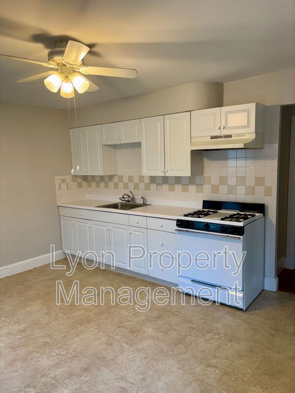 Pawtucket Condo: 234 East St