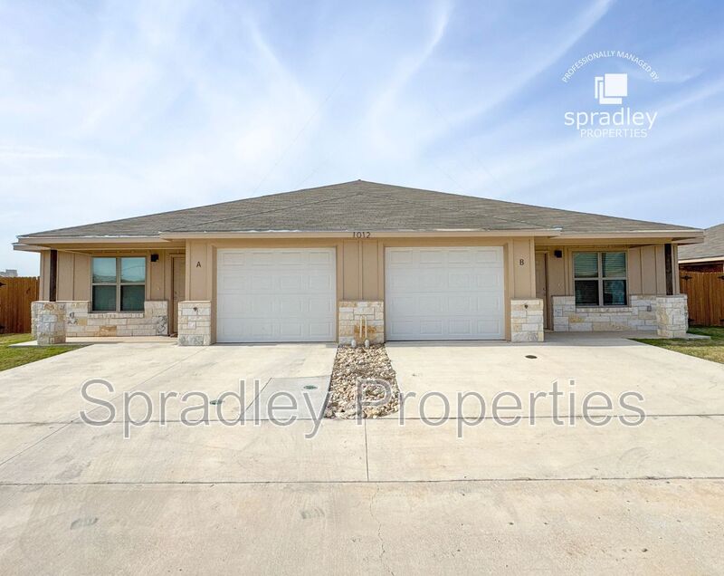 Belton Condo: 1009B Bandera Ct