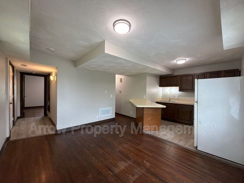 Lincoln Condo: 2400 R Street