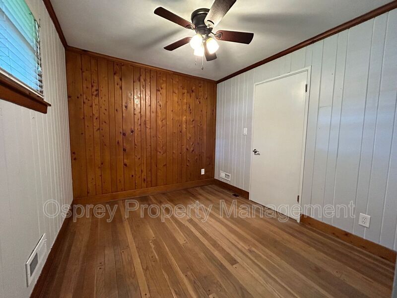Spacious Brick Ranch Single Family Home!  - Photo 16