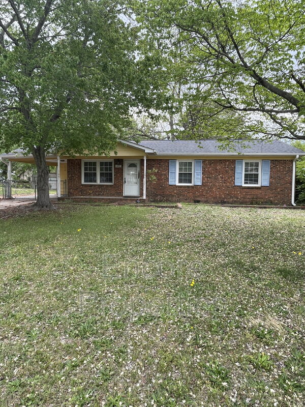 Fayetteville House: 2603 Dumbarton Road