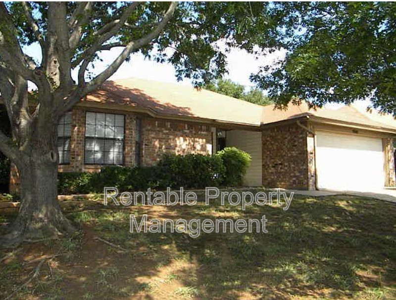 Fort Worth House: 9001 Wessex Ct .