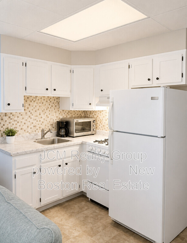 Winthrop Condo: 17 Irwin Street