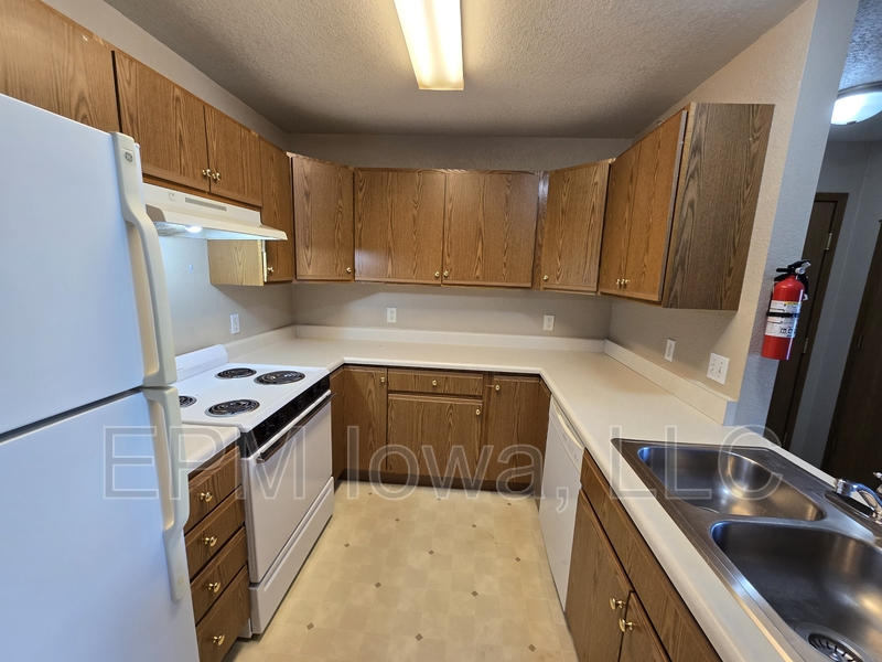 Waterloo House: 619  Johnson Street #5